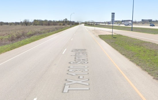 One Killed, Two Injured in Rollover Crash on Highway Near Mustang Ridge, Texas