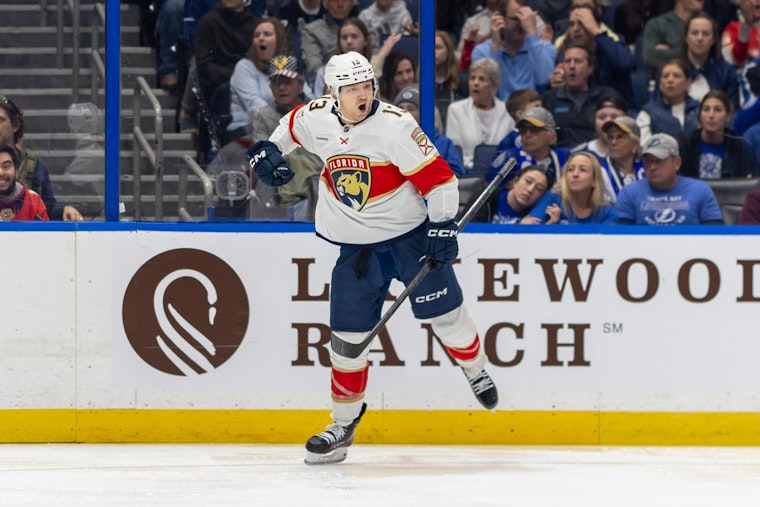 Panthers Clinch Victory Over Lightning 3-2, Reinhart and Bobrovsky Shine in Florida Showdown