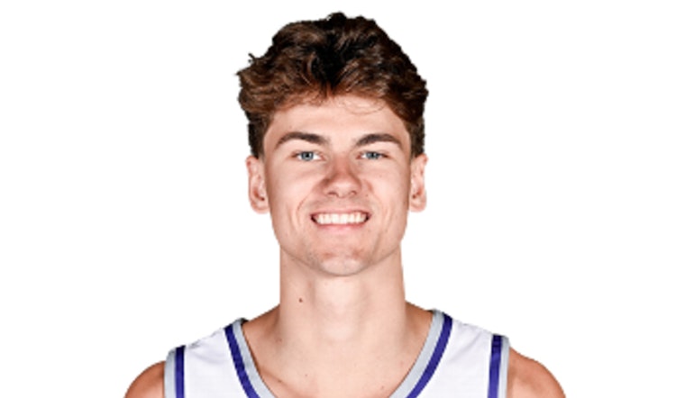 Parker Bjorklund Scores Season-High 25, Leading St. Thomas to Victory Over Crown College