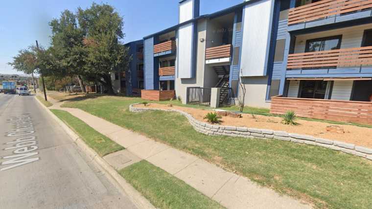 Predawn Shootout Injures 3 at Dallas Apartment, Gunman At Large