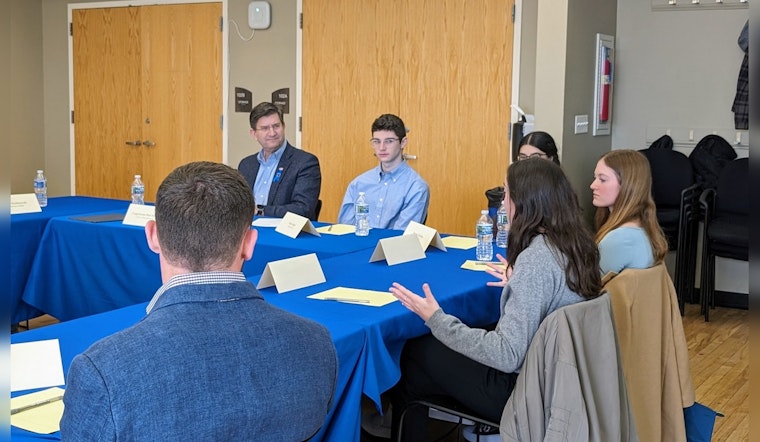 Rep. Schneider Meets Illinois Jewish Students to Discuss Campus Challenges Amid Rising Antisemitism
