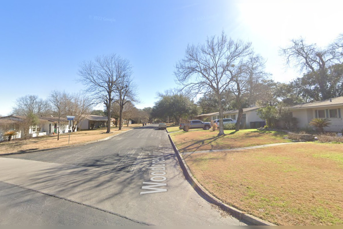 San Antonio's Bravest Blaze Battlers, Firefighters Rescue Furry and