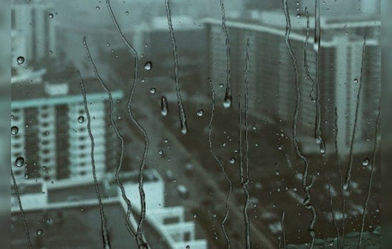 Showers to Dampen Holiday Spirit in South Florida, with Christmas Cold Front on the Horizon
