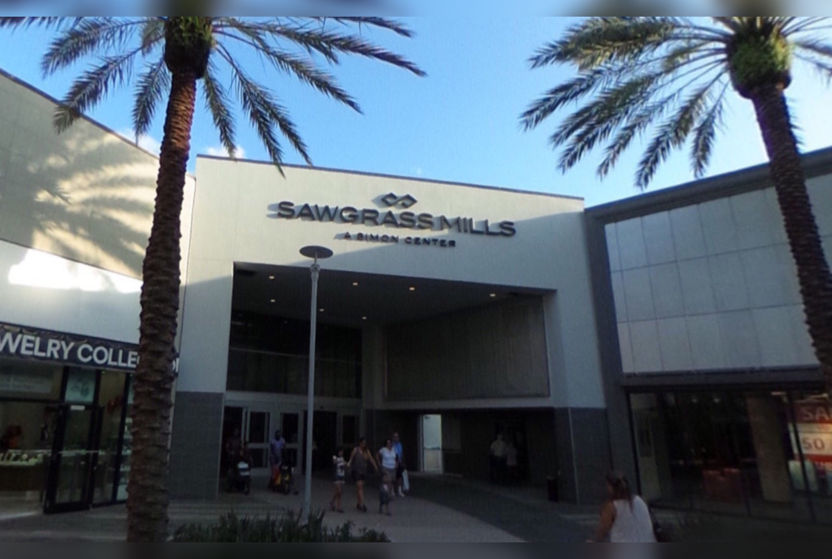 Sawgrass mills mall outlet nike store arrest