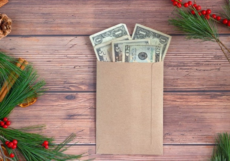 Survey Reveals Americans Stress Over Holiday Spending and Family Dynamics