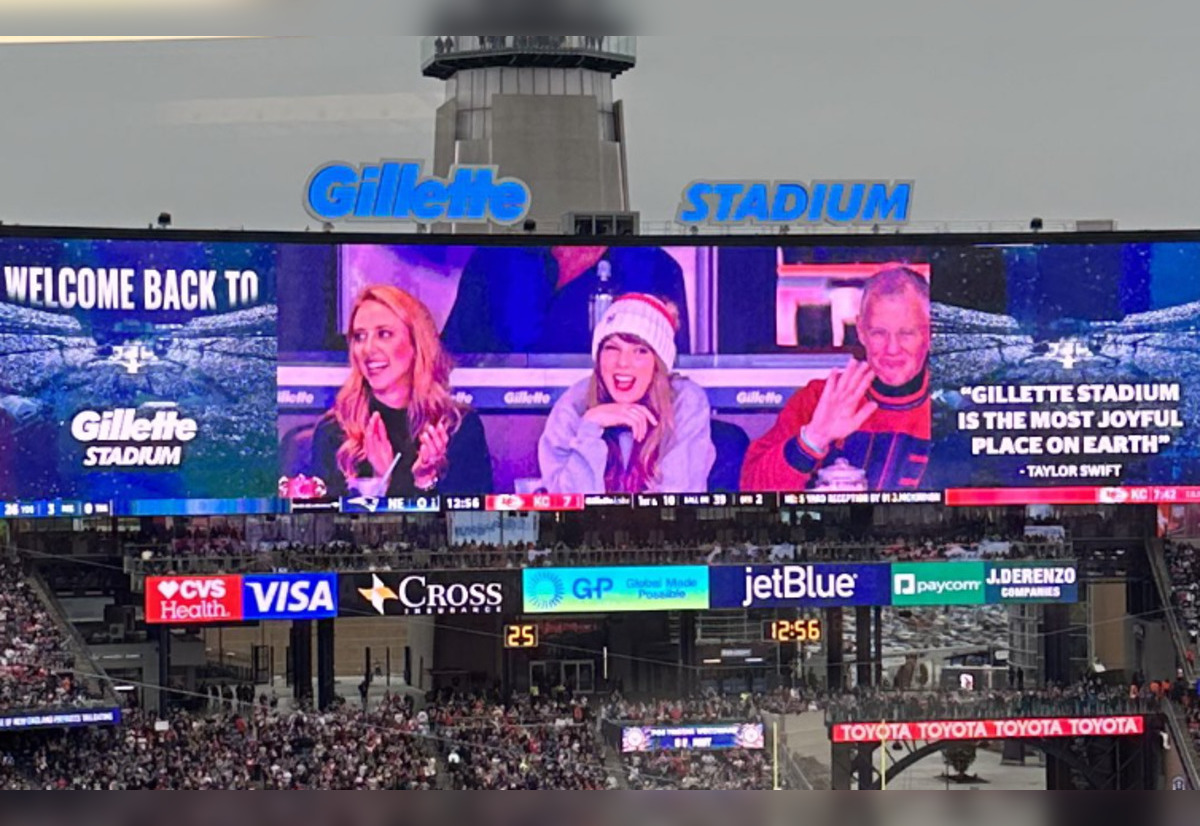 Taylor Swift at Gillette Stadium for Patriots-Chiefs game