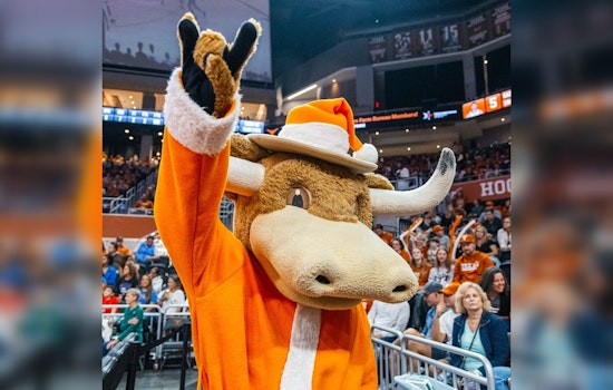 Texas Longhorns Score Big with Top Recruits, Ascend to No. 2 in Rivals' Rankings Prepping for 2024 Season