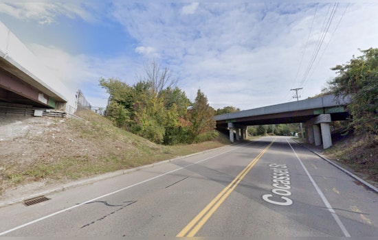 Two Injured as Box Truck Topples off I-95 into Foxboro Embankment