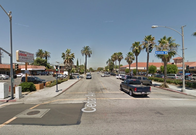 Uninjured Victim Escapes After Gunpoint Robbery Attempt in Long Beach, Suspect Sought by Police