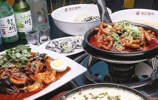 Oakland gets a hit new late-night Korean food experience, Hanshin Pocha, from a celebrity chef