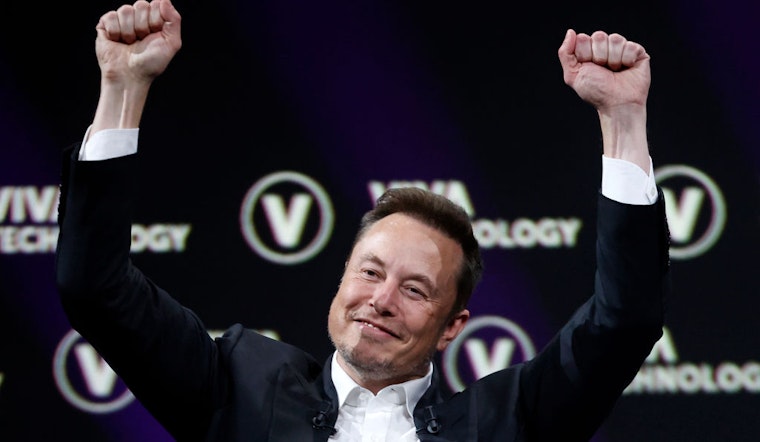 Elon Musk and Mark Zuckerberg to Battle It Out in a Cage Over Meta's New Twitter Rival?