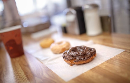 Stan's Donuts in Santa Clara is among Yelp's 10 Best Donut Shops in the USA; Hoodline's Eileen Vargas Reviews