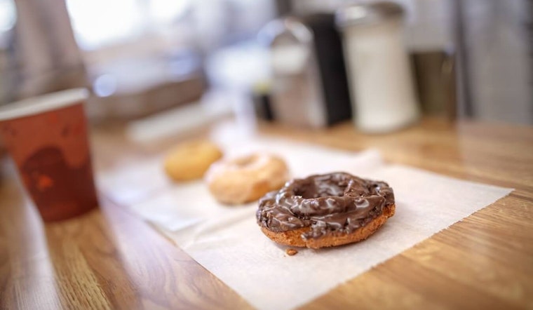 Stan's Donuts in Santa Clara is among Yelp's 10 Best Donut Shops in the USA; Hoodline's Eileen Vargas Reviews