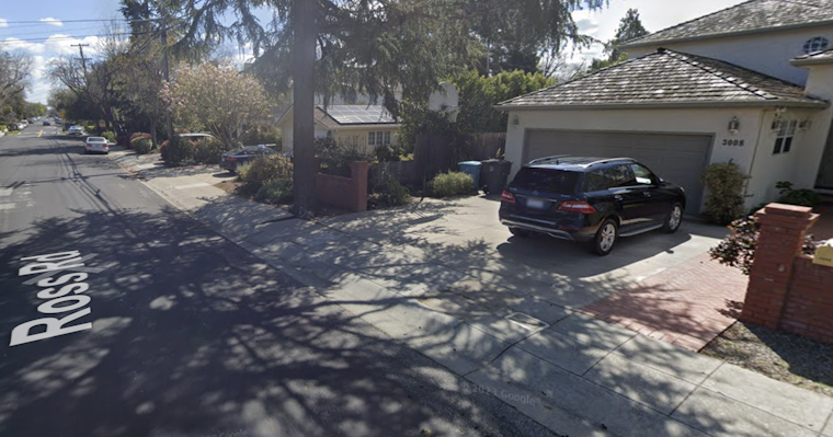Palo Alto Man Robbed by Necklace-Snatching Suspect Hiding in Foliage