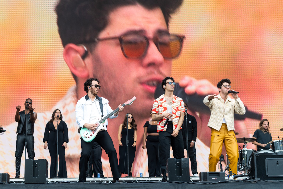 Jonas Brothers bringing stadium tour to Houston in October