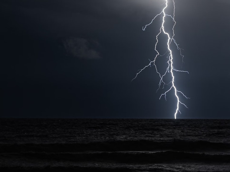 San Diego County Jolted by Weekend Lightning amid Soaring Temperatures