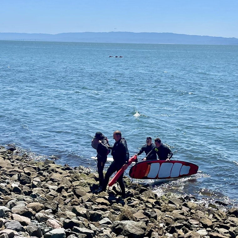 One Dead, Three Rescued as Boat Sinks in Alameda Bay