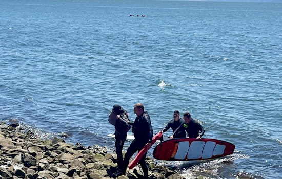 One Dead, Three Rescued as Boat Sinks in Alameda Bay