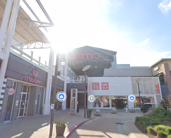 Video: Pandemonium near Oakland as Chaos Erupts Near AMC Theater, Hundreds of Teens Involved