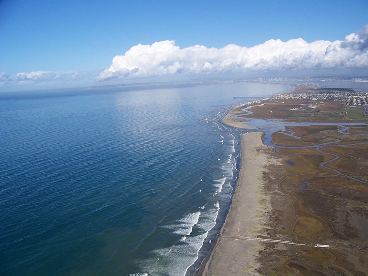 San Diego Researchers Try to Forecast Sewage Water in Order to Close Beaches Off from Pathogens