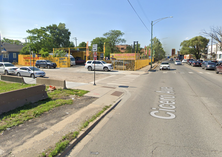 Shooting in Austin's North Cicero Avenue Leaves Man Wounded, Chicago Police Seek Assailant