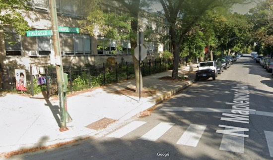 Chicago Man Robbed at Gunpoint in Broad Daylight: Suspect Still at Large