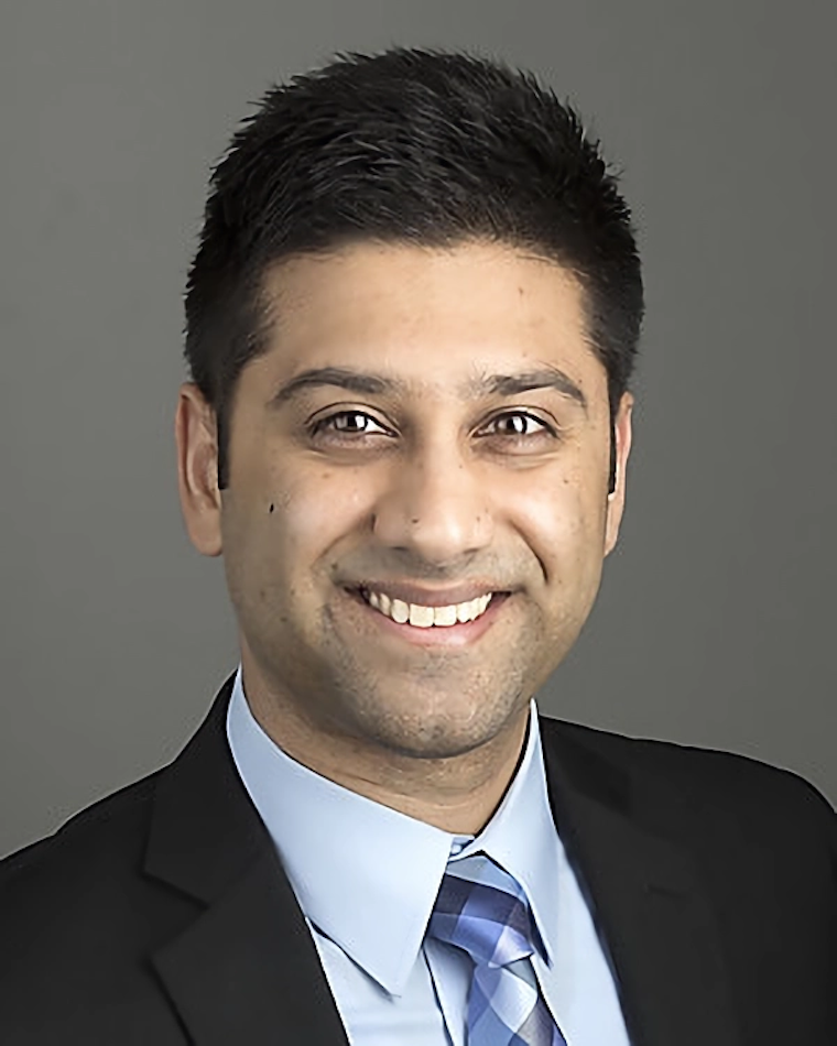 Boston Doctor Indicted for Allegedly Exposing Himself to 14-Year-Old Girl, Pleasuring Himself on Hawaiian Airlines Flight