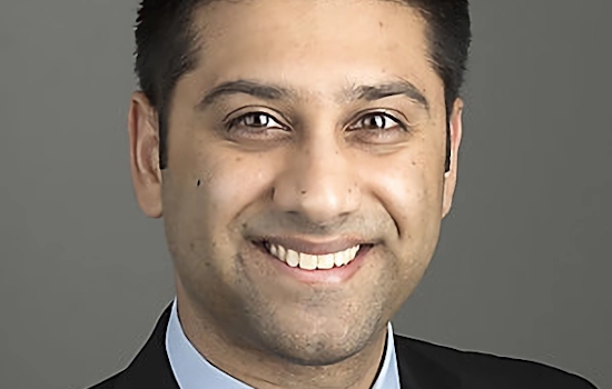 Boston Doctor Indicted for Allegedly Exposing Himself to 14-Year-Old Girl, Pleasuring Himself on Hawaiian Airlines Flight