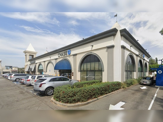 Chase Bank in Northridge Terrorized by Bomb Threat, Evacuation Ensues