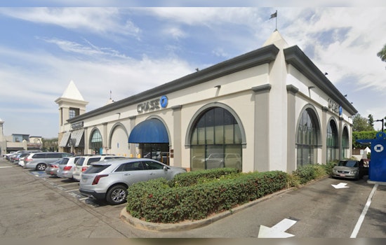 Chase Bank in Northridge Terrorized by Bomb Threat, Evacuation Ensues