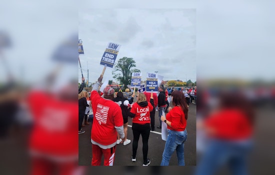 Chicago Hit as United Auto Workers Expands Strike to Ford Assembly Plant, Worsening Detroit Automakers' Woes