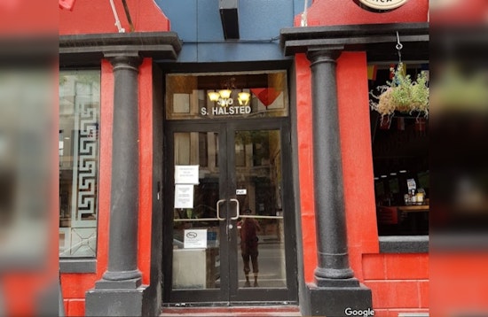 Chicago's Greek Town Hostel Opens Doors for Migrants Amidst Controversy