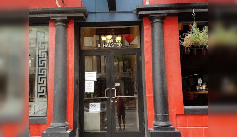 Chicago's Greek Town Hostel Opens Doors for Migrants Amidst Controversy