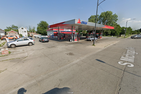 Fatal Shooting at South Side Chicago Gas Station Claims Man's Life
