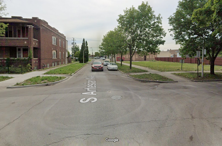 Gun Tragedy Strikes Again as 23-Year-Old Shot Dead on Chicago's S. Artesian Block