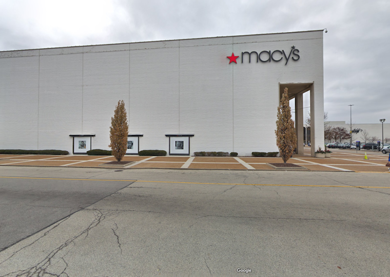 Woman Enlists Teens to Shoplift Thousands in Merchandise from Macy's Near Chicago