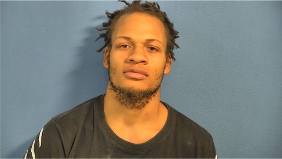 Chicago Suspect Charged for Stealing $37K in Cell Phones and Electronics, Accomplices Remain at Large