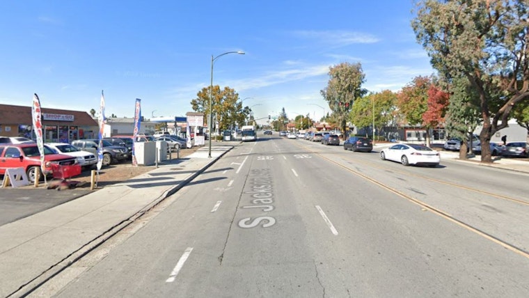 San Jose Garbage Truck Fatally Strikes Man Near Parking Lot