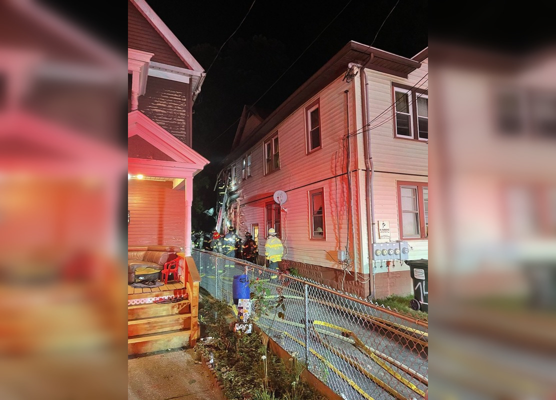 Miraculous Escape: Main Street Restaurant Fire   Narrowly Avoids Catastrophe! - na9z9av