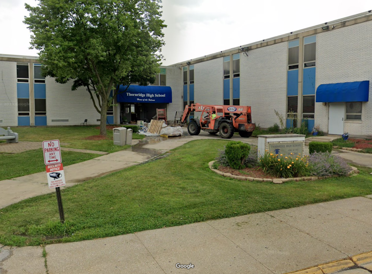 Thornridge High School in Chicago Suburbs Moves to E-Learning Amidst Flash Flood Crisis