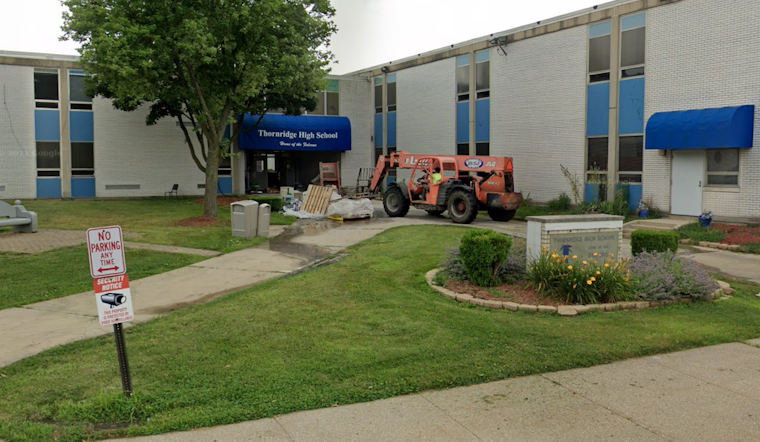 Thornridge High School in Chicago Suburbs Moves to E-Learning Amidst Flash Flood Crisis