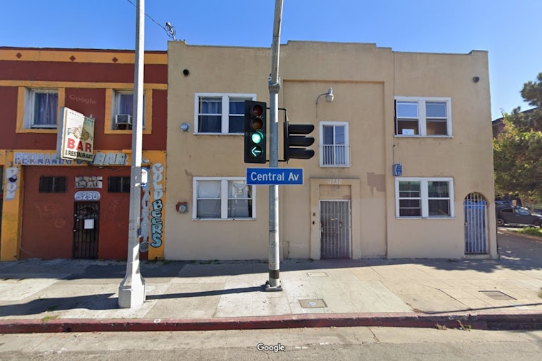 Tied-Up Victim Escapes Hammer-Wielding Home Invader in South LA; Criminal Shot by Police