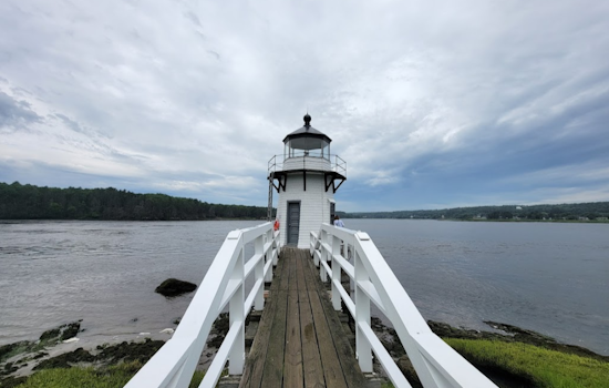 Walkway Collapse at Iconic Maine Lighthouse Event Leaves 11 Injured