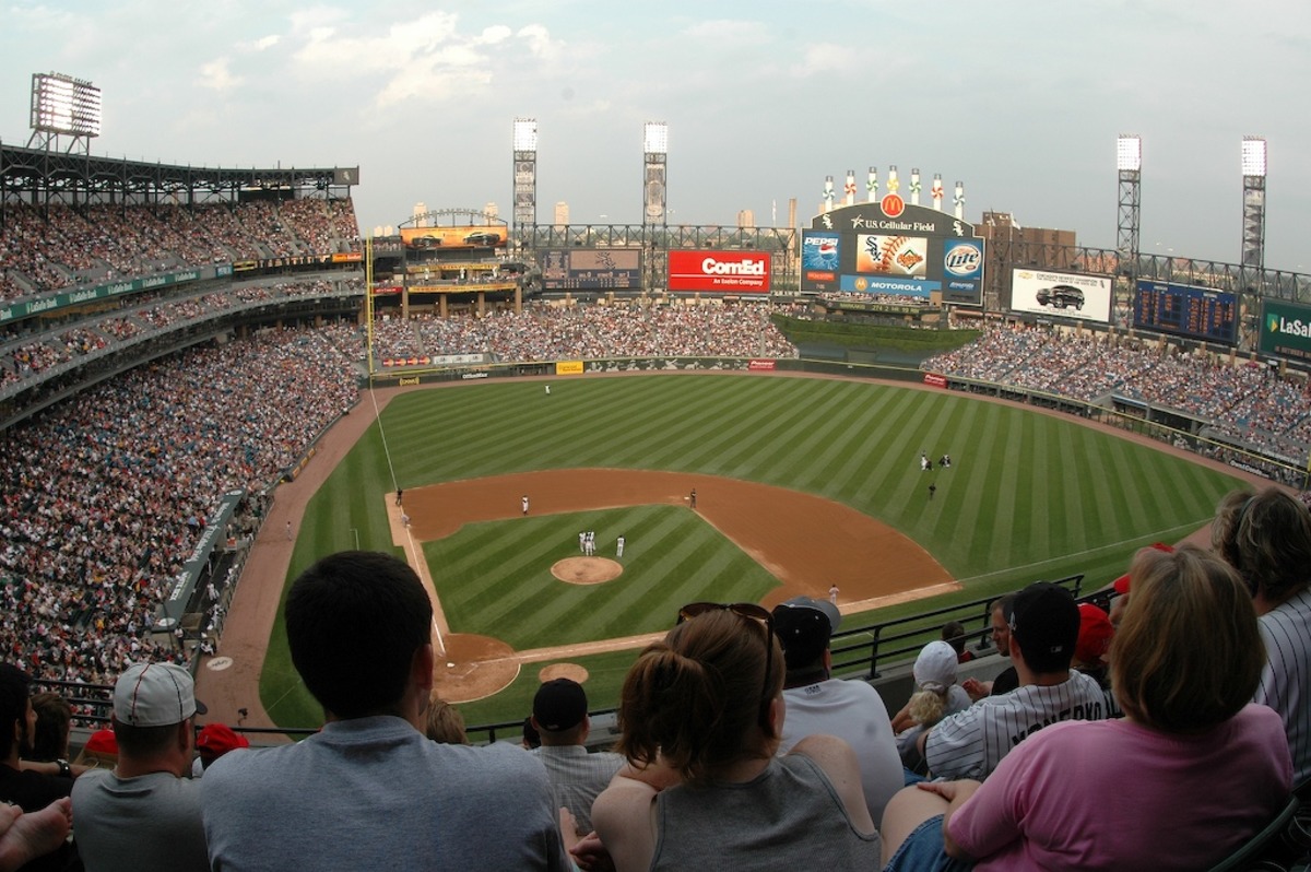 Lawsuit says White Sox discriminate by making it hard to buy