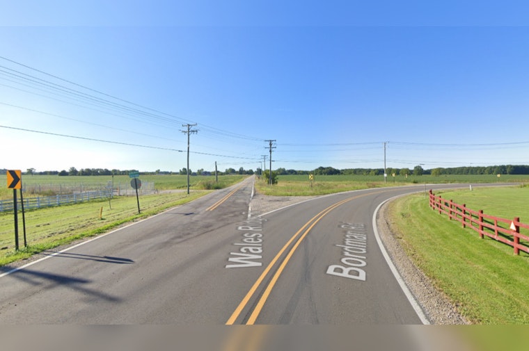 1 Dead, 2 Injured as Truck Plunges Into Pond in St. Clair County Mishap