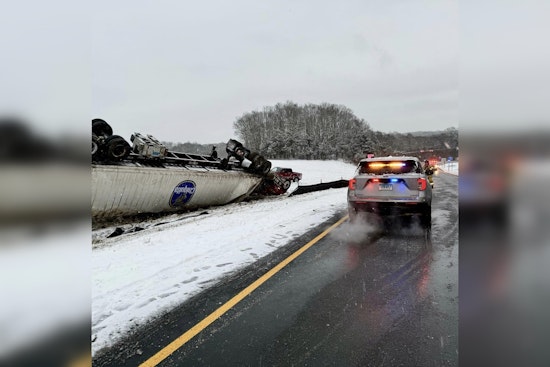 40,000 Pounds of Bananas Cause Traffic Jam on I-95 in Stonington as Exit Ramp Closes After Flip Over