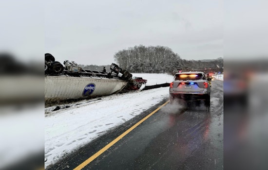 40,000 Pounds of Bananas Cause Traffic Jam on I-95 in Stonington as Exit Ramp Closes After Flip Over