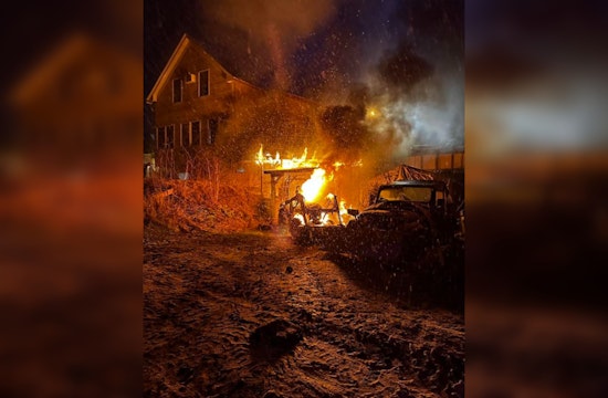Berlin Firefighters Quell Farmhouse Blaze with Aid from Neighboring Cities