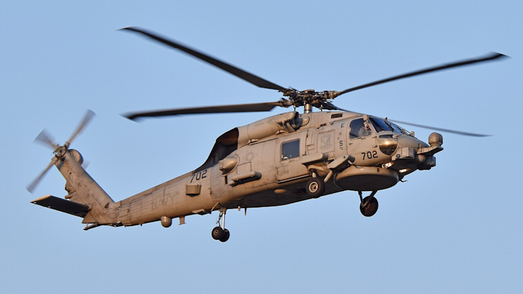 All Crew Safely Rescued After Navy Helicopter Plunges into San Diego Bay During Training
