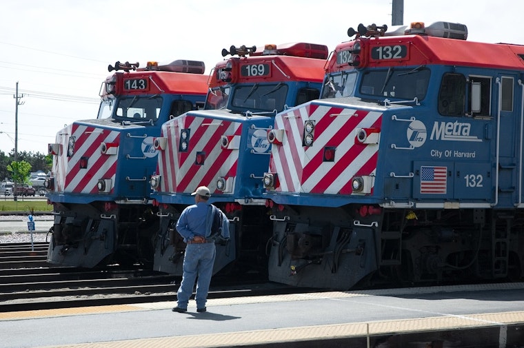 Amtrak Signal Issues Cause Major Delays on Metra Lines in Chicago, Overlap with Fatal Barrington Train Accident